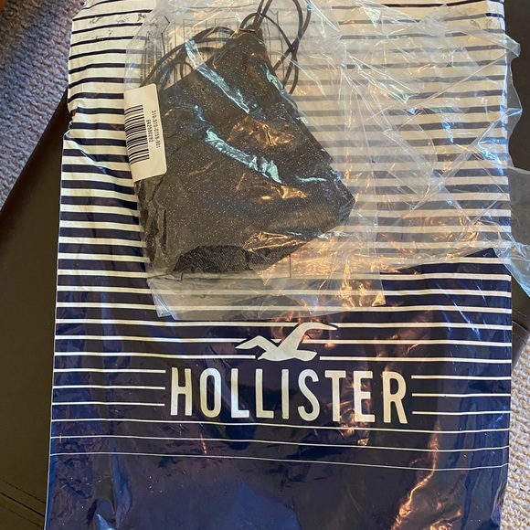 Hollister Bralette - Picture 9 of 16